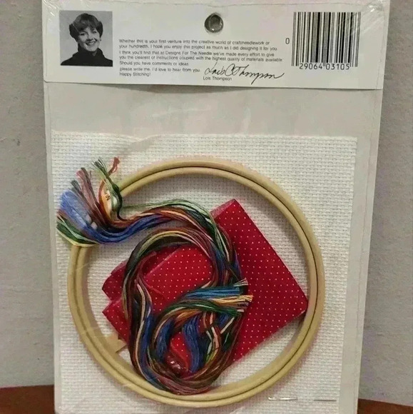 Christmas Cross Stitch Kit Wreath 3105 Designs for the Needle Hoop Frame NIP New - Picture 2 of 5